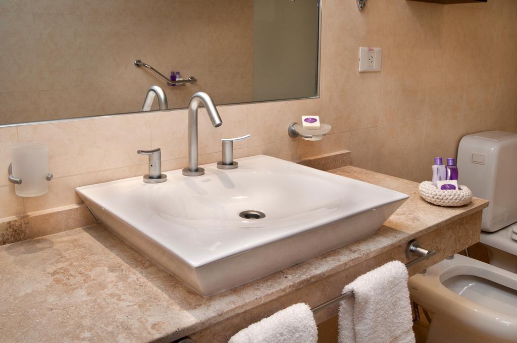 Monasterio Hotel Boutique Сан Карлос де Барилоче Екстериор снимка